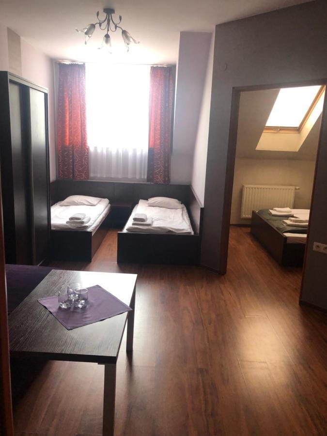 Appartement Sosnowy Dworek à Borków Extérieur photo