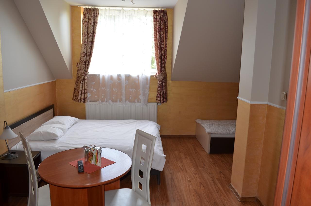 Appartement Sosnowy Dworek à Borków Extérieur photo