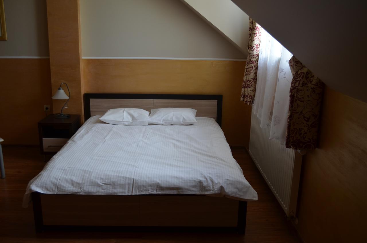 Appartement Sosnowy Dworek à Borków Extérieur photo