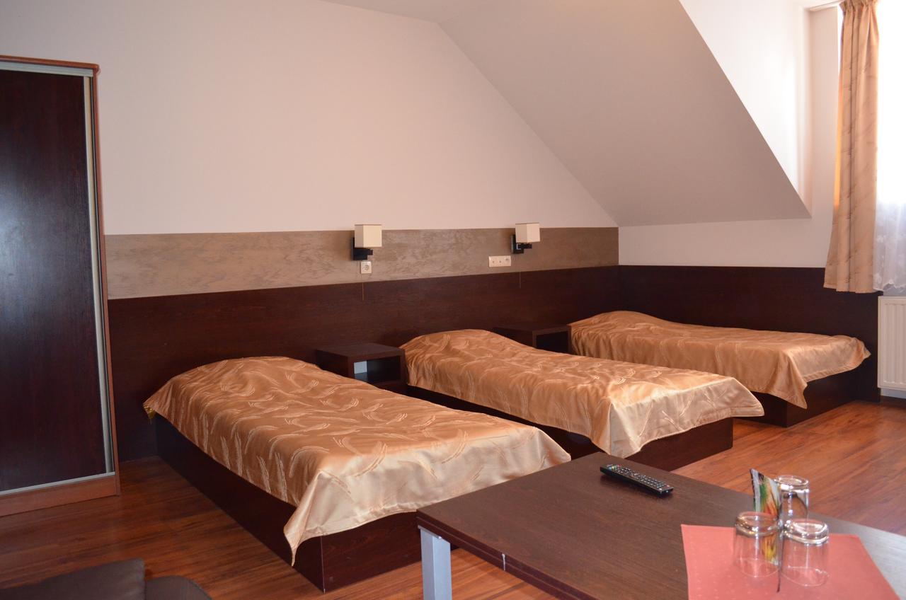 Appartement Sosnowy Dworek à Borków Extérieur photo